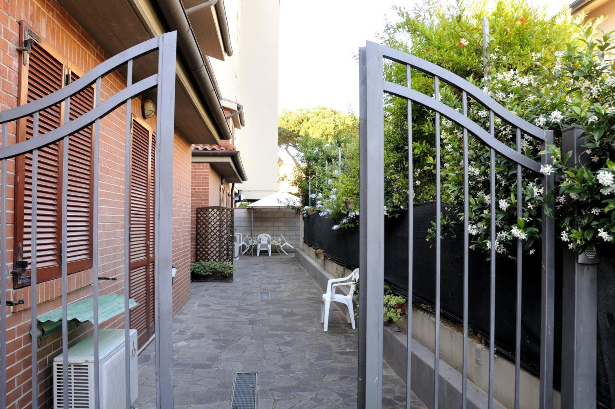 I Portici Apartments Marina di Grosseto Exterior foto